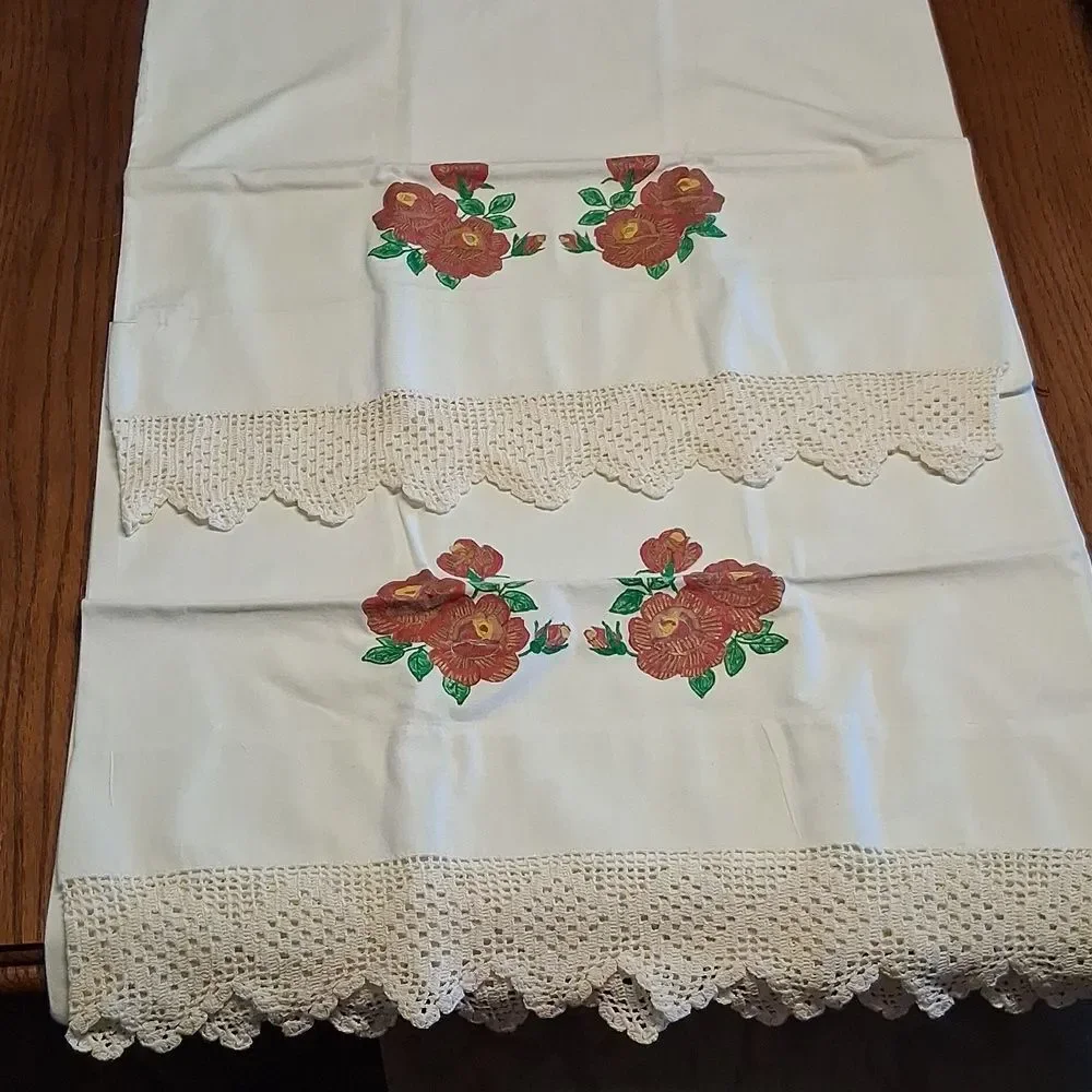 Vintage Pair Of Pillowcases With Painted Roses And Tatted Lace‎ Edge.